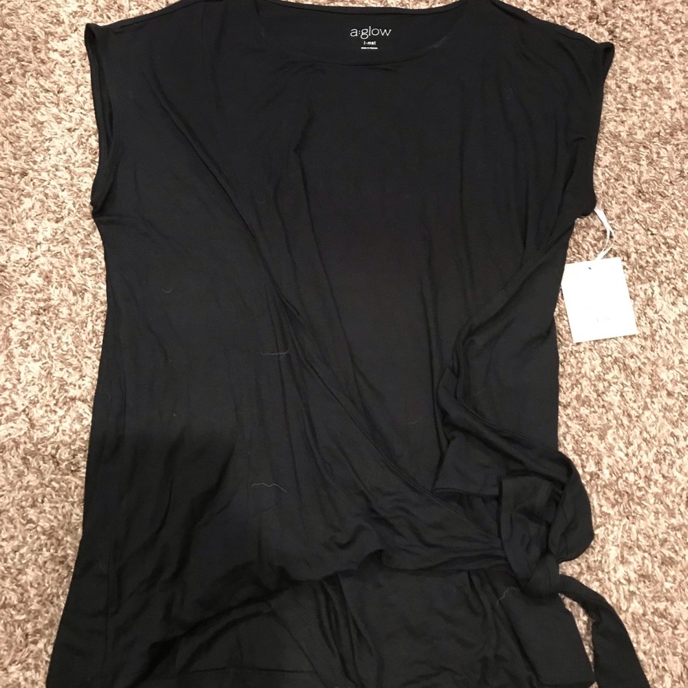 SOLD NWT Black Wrap Maternity Top Size Large